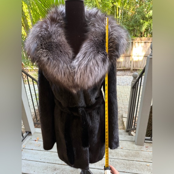 Mink Fur Coat with Silver Fox Hood – Black – Excellent Condition - Picture 8 of 16